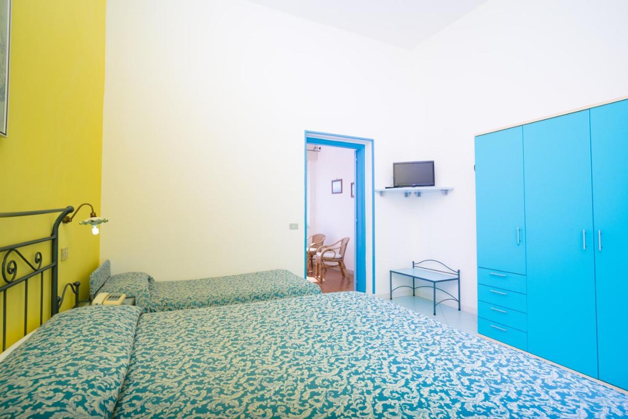 Hotel Celeste Прочида Екстер'єр фото