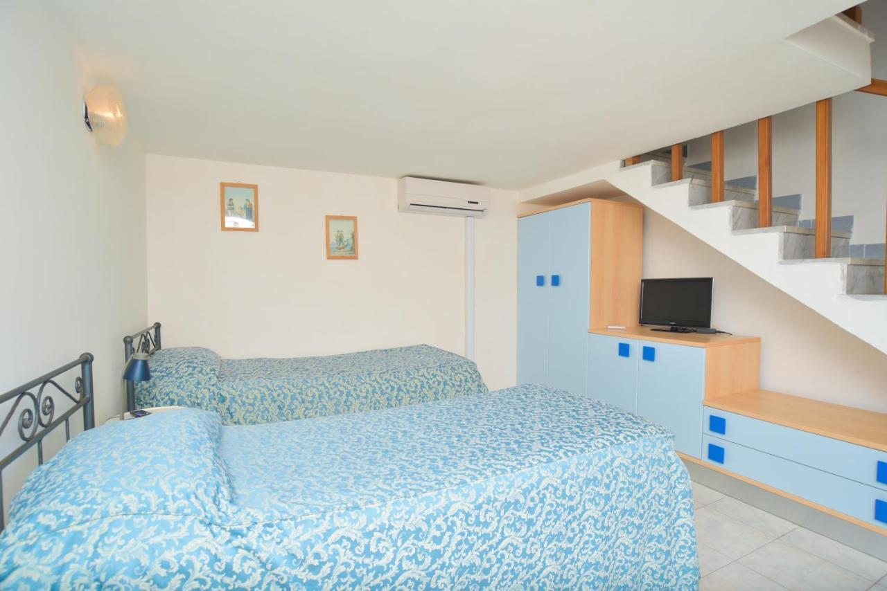 Hotel Celeste Прочида Екстер'єр фото